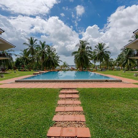 Tara Watergate Hotel Tissamaharama Ngoại thất bức ảnh
