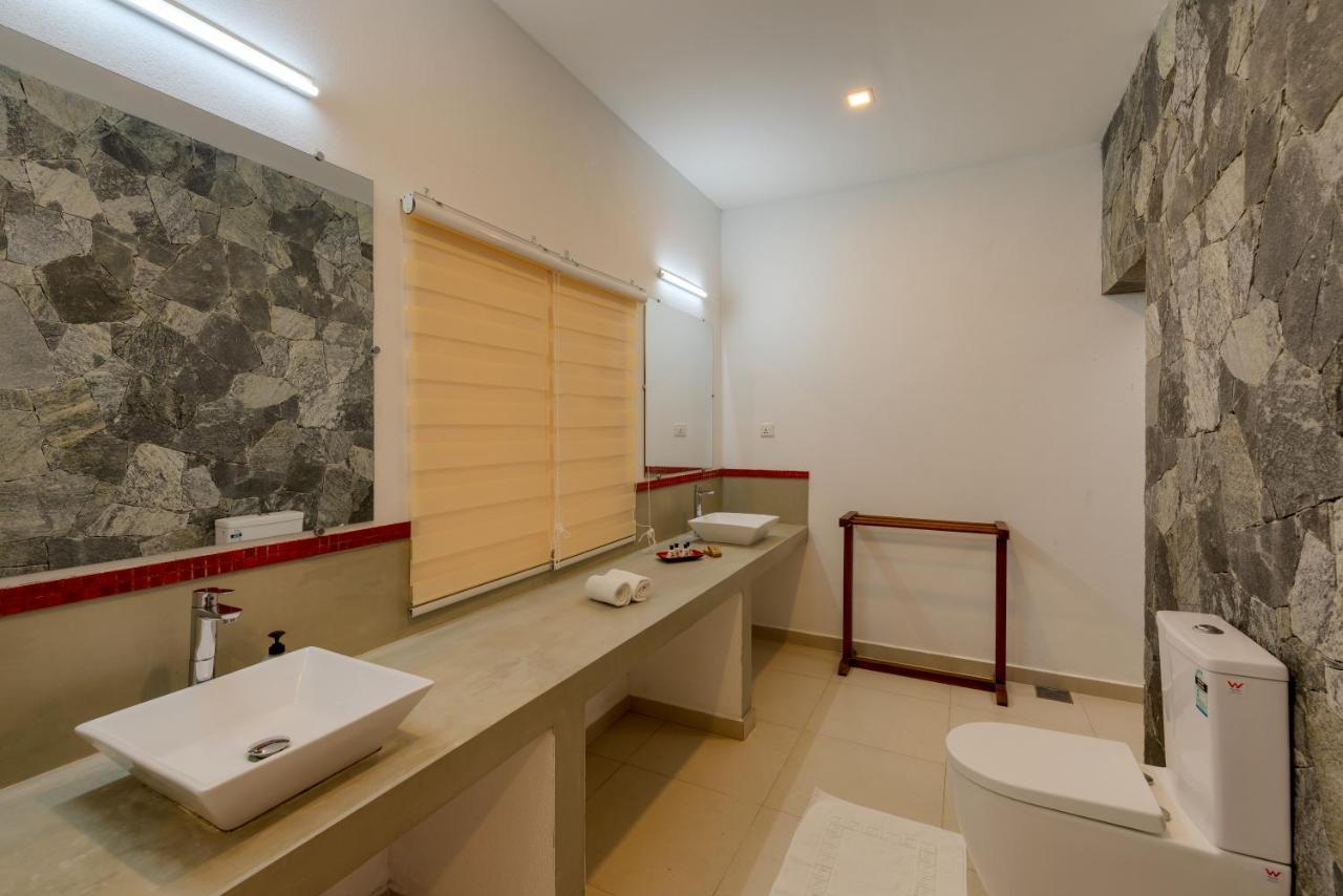 Tara Watergate Hotel Tissamaharama Ngoại thất bức ảnh