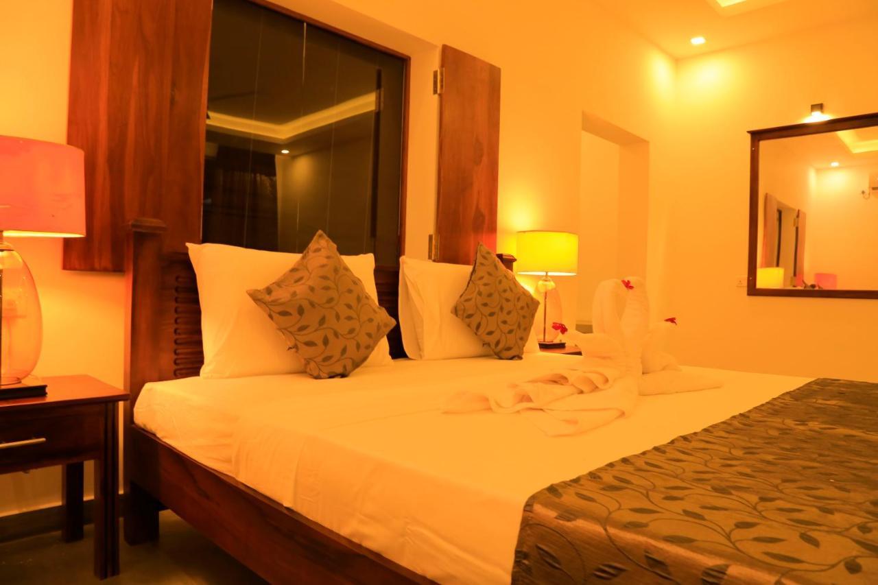 Tara Watergate Hotel Tissamaharama Ngoại thất bức ảnh