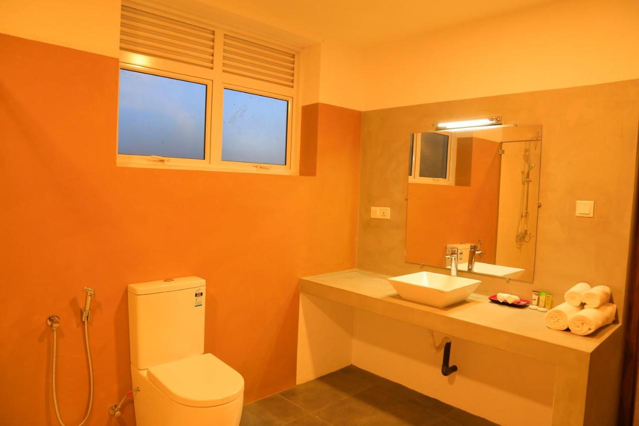Tara Watergate Hotel Tissamaharama Ngoại thất bức ảnh