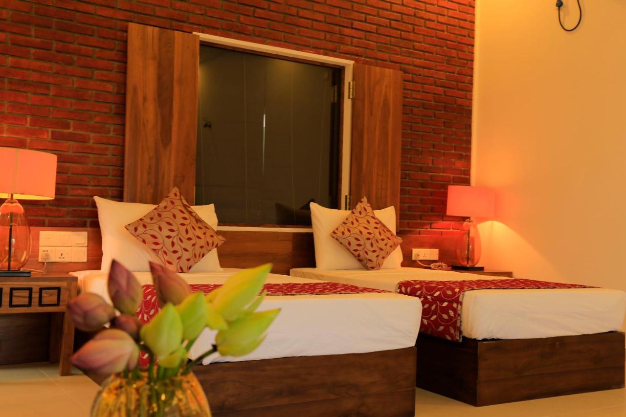 Tara Watergate Hotel Tissamaharama Ngoại thất bức ảnh
