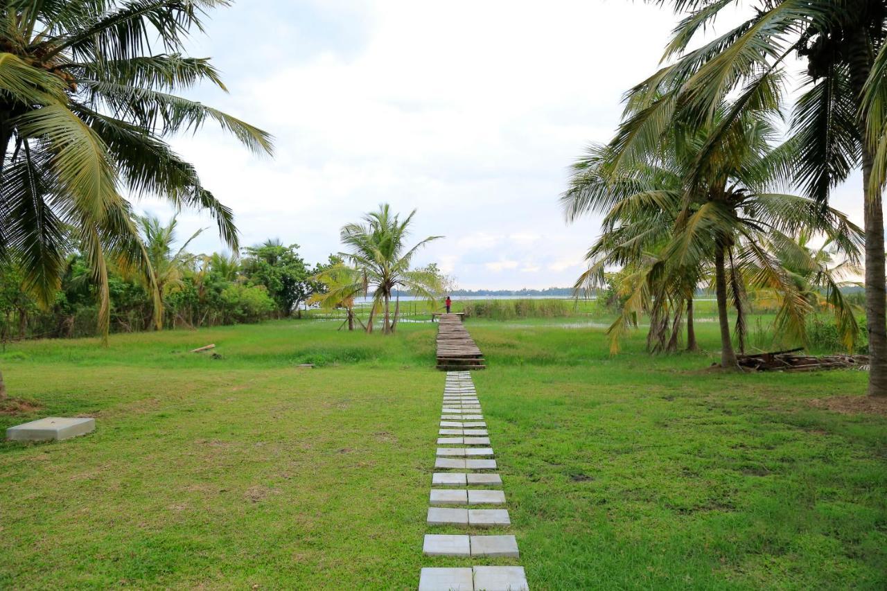 Tara Watergate Hotel Tissamaharama Ngoại thất bức ảnh