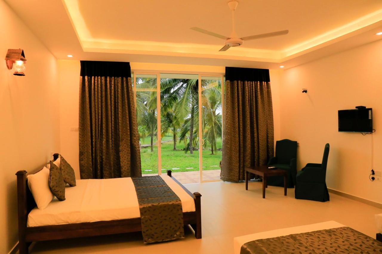 Tara Watergate Hotel Tissamaharama Ngoại thất bức ảnh
