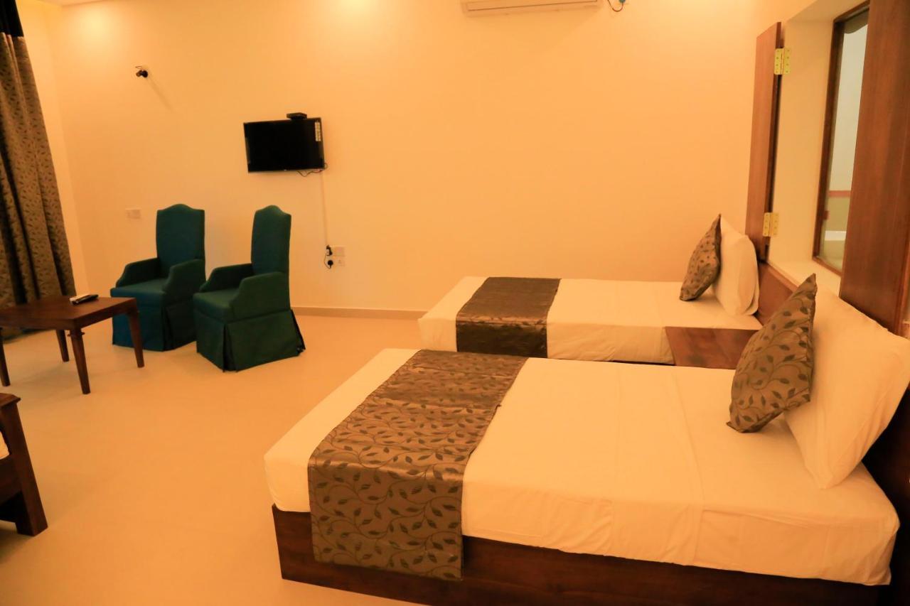 Tara Watergate Hotel Tissamaharama Ngoại thất bức ảnh