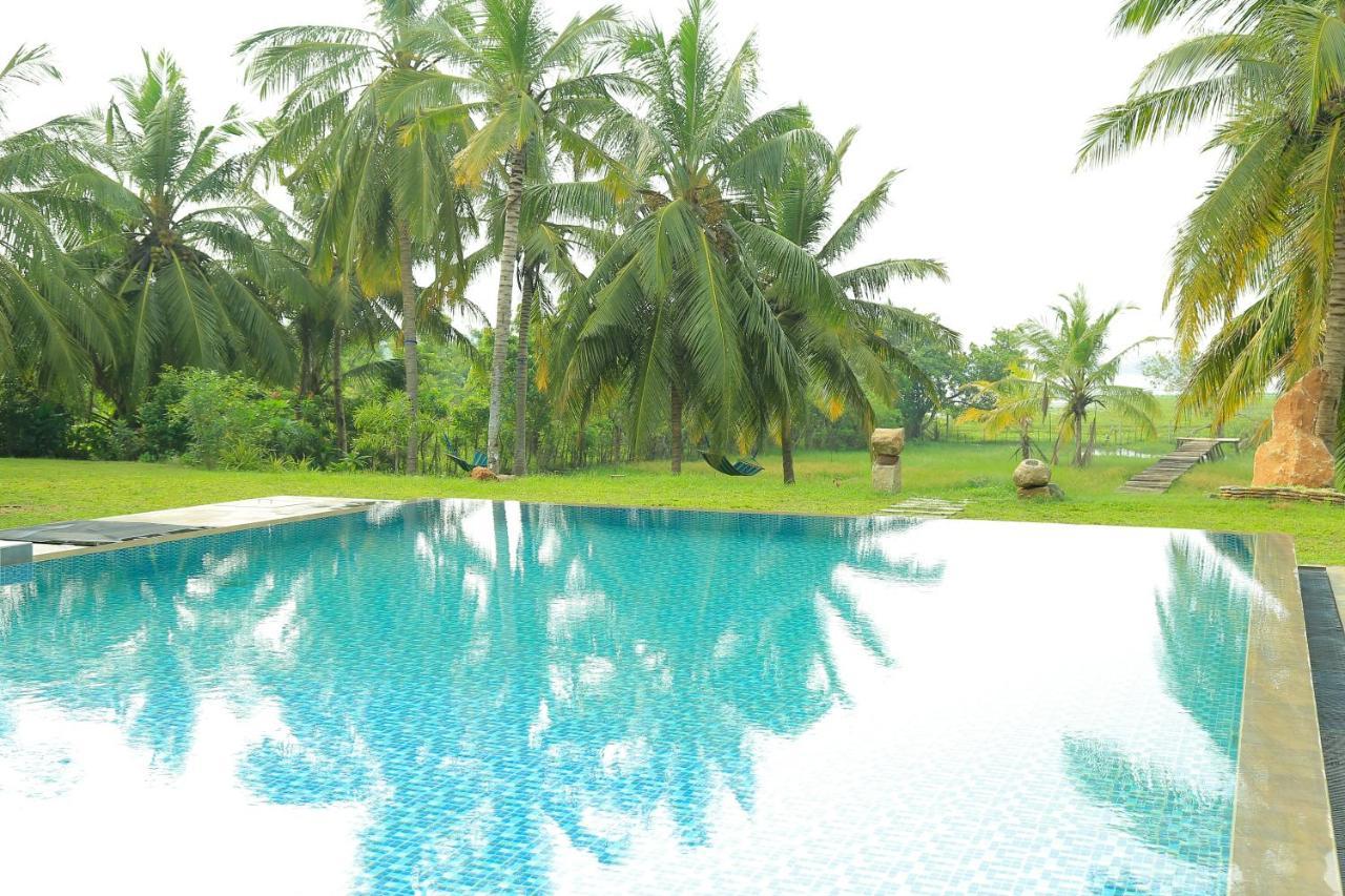 Tara Watergate Hotel Tissamaharama Ngoại thất bức ảnh