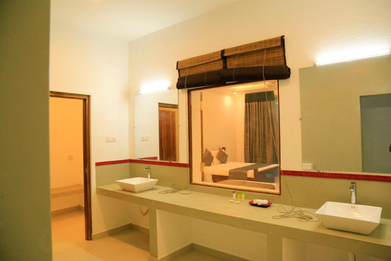Tara Watergate Hotel Tissamaharama Ngoại thất bức ảnh